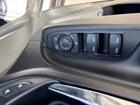 Used 2022 Chevrolet Equinox LT image 16