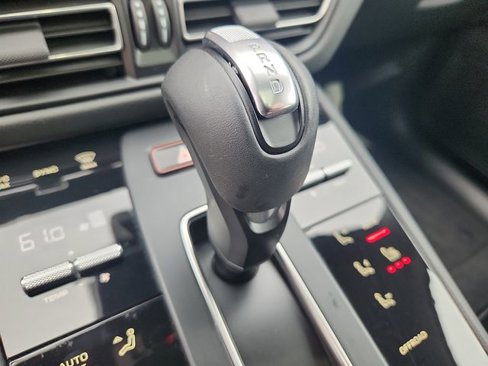 Used 2025 Porsche Macan image 14