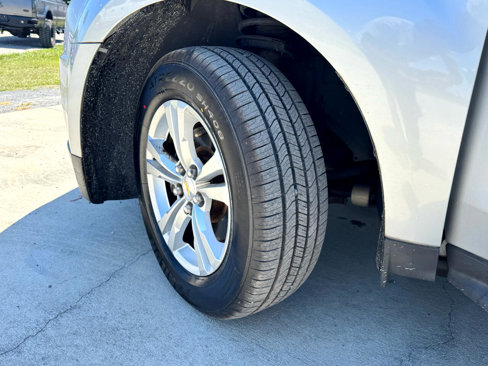 Used 2015 Chevrolet Equinox LT w/ Driver Convenience Package image 32