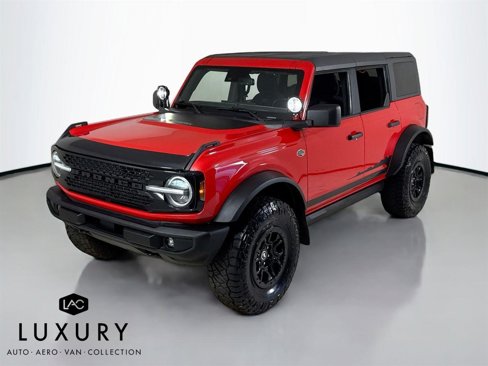 Used 2022 Ford Bronco Wildtrak image 2