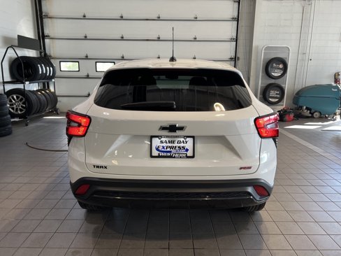Used 2024 Chevrolet Trax RS w/ Driver Confidence Package image 8