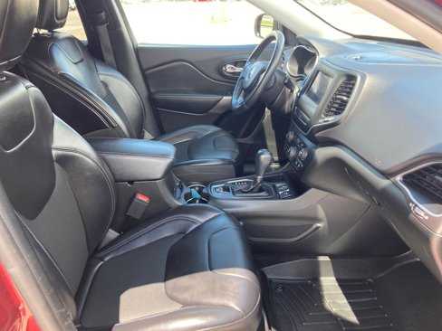 Used 2019 Jeep Cherokee Latitude Plus image 12