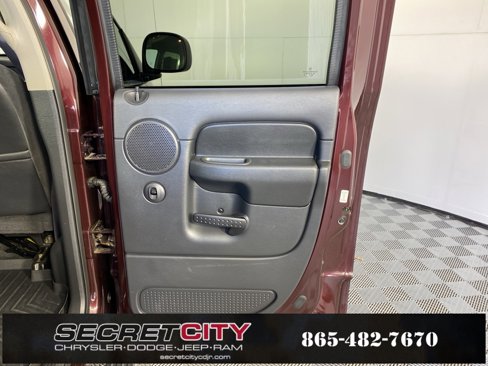 Used 2004 Dodge Ram 1500 Truck SLT image 20