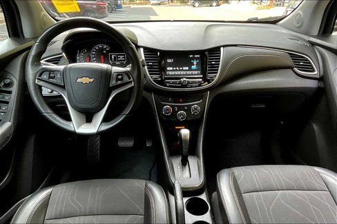 Used 2017 Chevrolet Trax LT w/ LT Convenience Package image 14