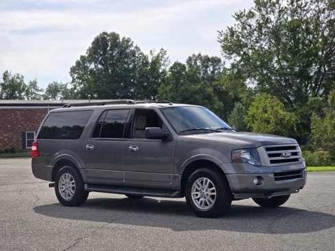 Used 2011 Ford Expedition EL XLT image 4