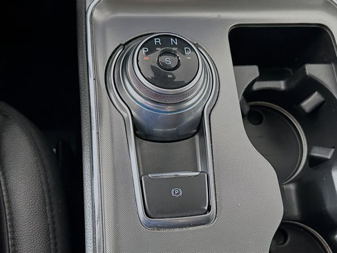Used 2022 Ford Edge Titanium image 16