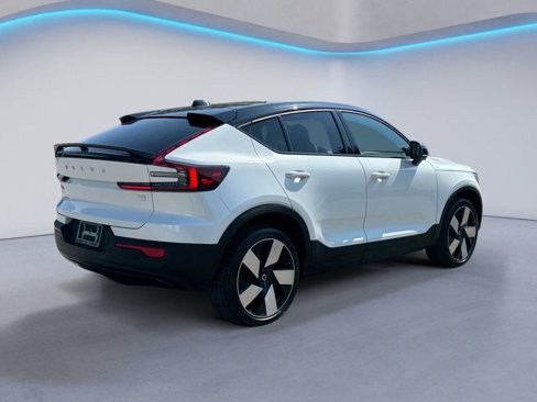 Certified 2022 Volvo C40 P8 Recharge Ultimate image 4