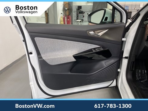 Used 2023 Volkswagen ID.4 Pro image 26