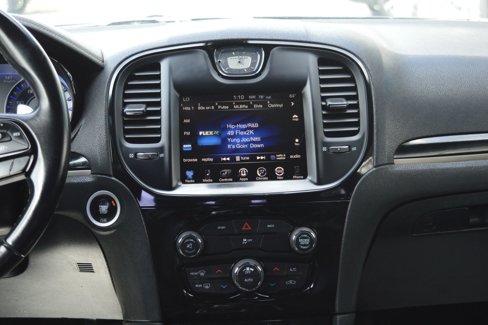 Used 2016 Chrysler 300 S image 32