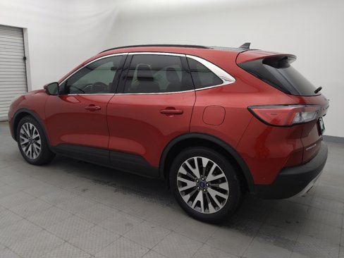 Used 2020 Ford Escape Titanium image 3