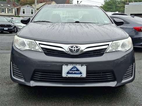 Used 2012 Toyota Camry image 2