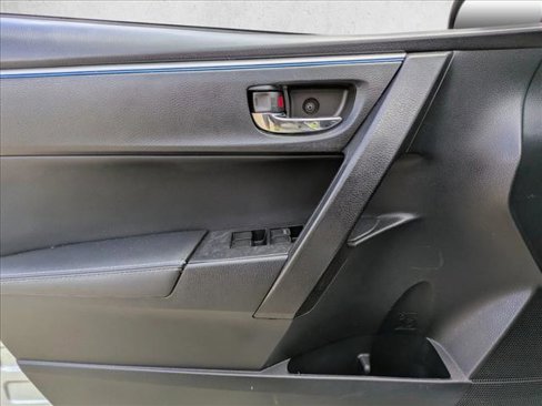 Used 2014 Toyota Corolla S image 11