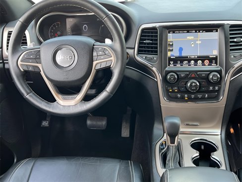 Used 2017 Jeep Grand Cherokee Limited image 16
