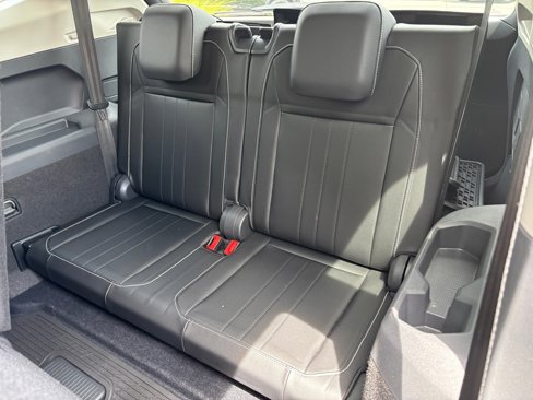 Used 2022 Volkswagen Tiguan SE image 13