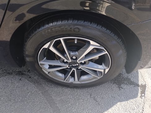Used 2022 Kia Forte LXS image 18