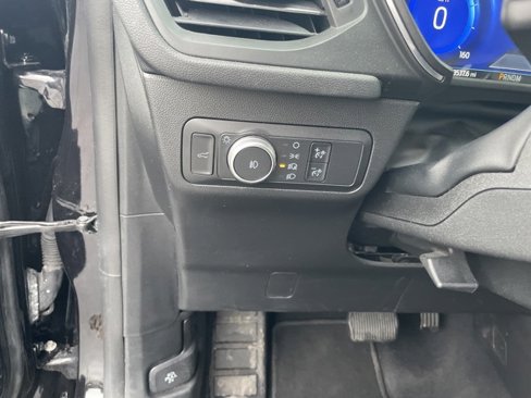Used 2020 Ford Escape Titanium image 13
