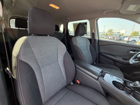 Used 2023 Nissan Rogue SV image 29