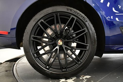 Certified 2023 Porsche Macan GTS image 17