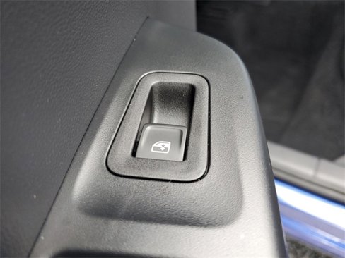 Used 2022 Volkswagen Taos S image 12