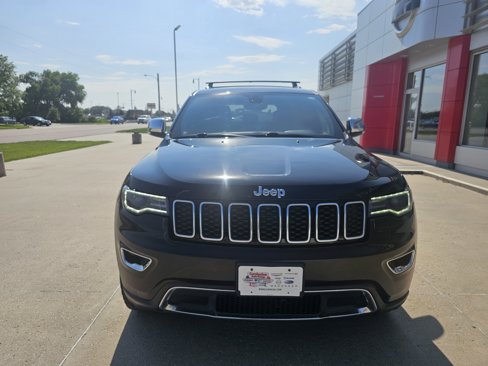 Used 2017 Jeep Grand Cherokee Limited w/ Luxury Group II image 3