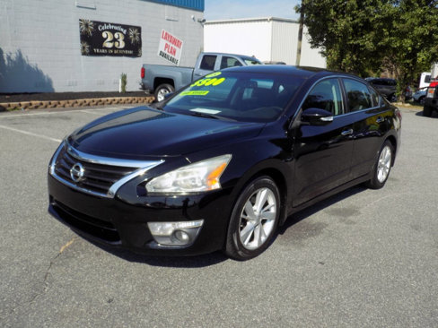 Used 2015 Nissan Altima 2.5 SV w/ Convenience Package image 2