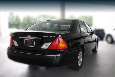 Used 2000 Toyota Avalon XL image 10