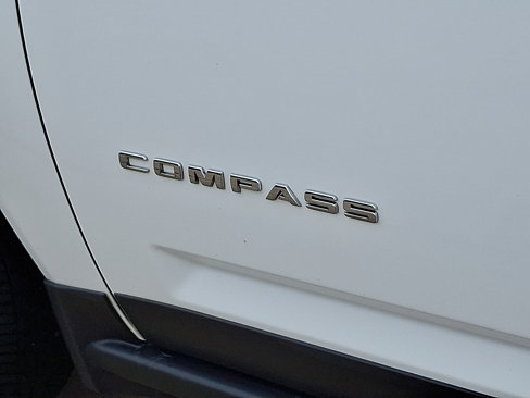 Used 2016 Jeep Compass High Altitude image 31