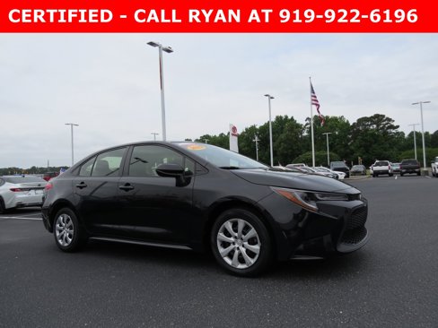 Used 2022 Toyota Corolla LE image 2