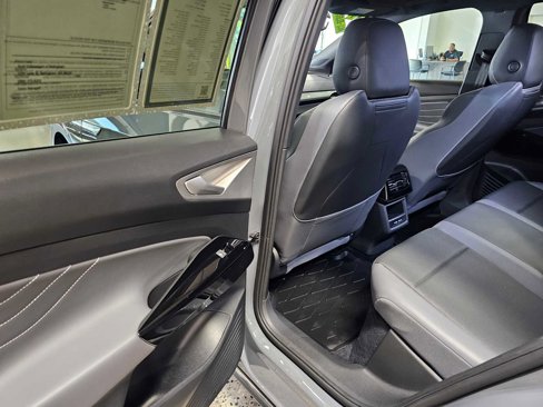 Used 2023 Volkswagen ID.4 S image 18