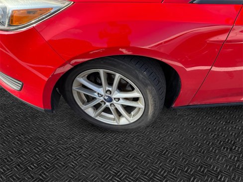 Used 2015 Ford Focus SE image 9