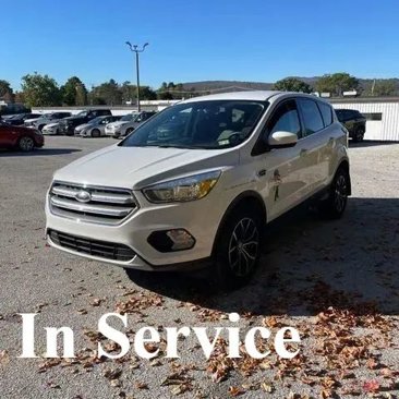 Used 2017 Ford Escape SE w/ SE Cold Weather Package image 1