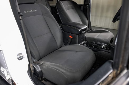 Used 2018 Jeep Wrangler Unlimited Sahara image 30