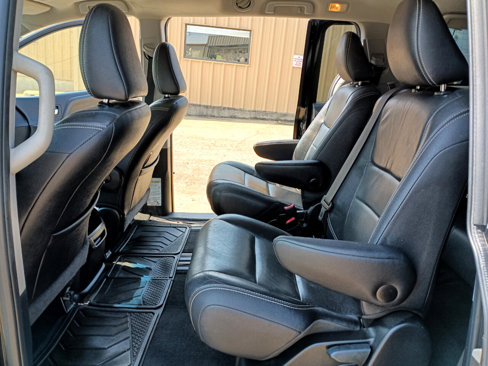 Used 2017 Toyota Sienna SE image 12