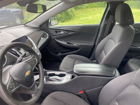 Used 2020 Chevrolet Malibu LT image 9