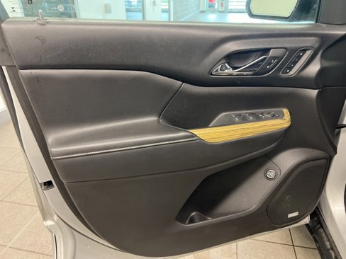 Used 2018 GMC Acadia Denali w/ Technology Package image 16