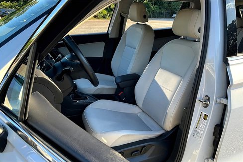 Used 2018 Volkswagen Tiguan SE image 21