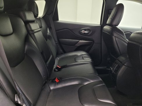 Used 2019 Jeep Cherokee Latitude Plus w/ Cold Weather Group image 19