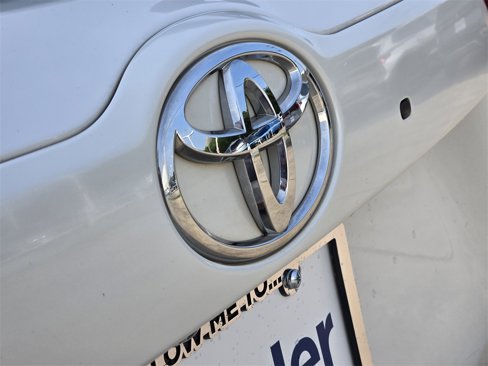 Used 2018 Toyota Highlander Limited Platinum image 11