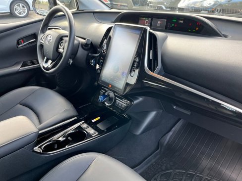 Used 2020 Toyota Prius Prime image 24