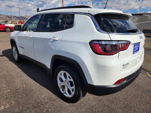 Used 2024 Jeep Compass Latitude image 6
