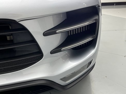 Used 2017 Porsche Macan Turbo image 56