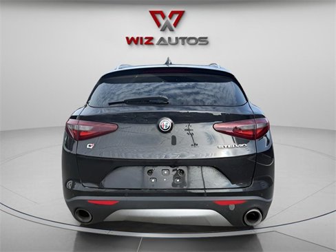 Used 2018 Alfa Romeo Stelvio Ti image 4