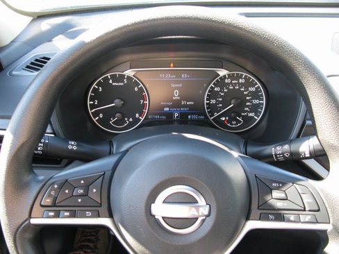 Used 2024 Nissan Altima 2.5 SV image 13