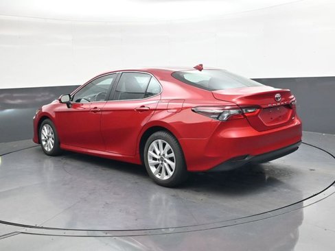Used 2024 Toyota Camry LE image 6
