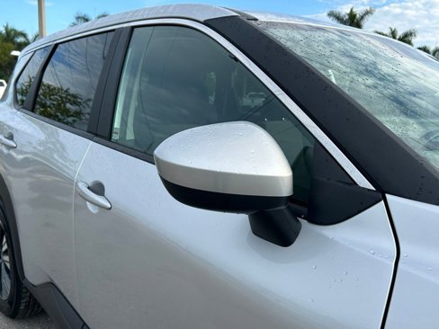 Used 2023 Nissan Rogue SV image 24