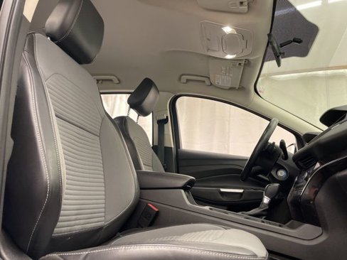 Used 2018 Ford Escape SE w/ SE Sport Appearance Package image 11
