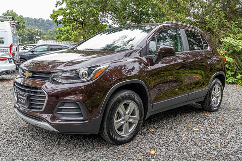 Used 2022 Chevrolet Trax LT w/ LT Convenience Package image 3