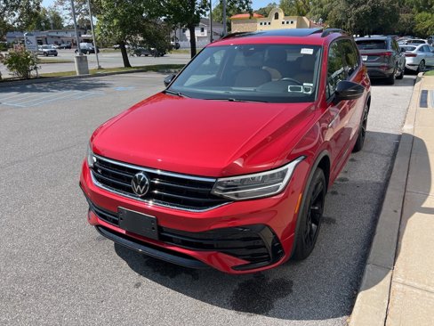 Used 2024 Volkswagen Tiguan SE R-Line image 45