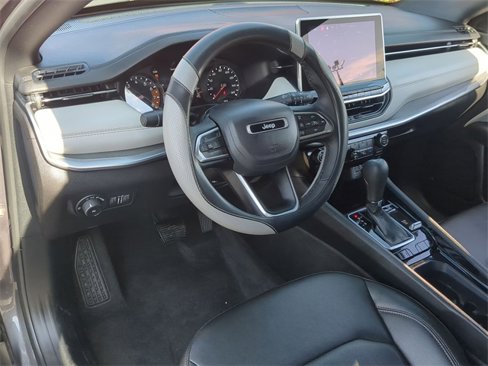 Used 2024 Jeep Compass Limited image 2