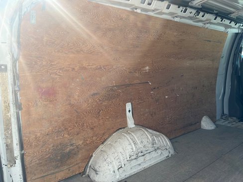 Used 2012 Chevrolet Express 2500 image 9